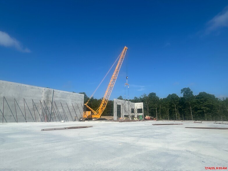 More Photos Of 8800 Whitepine Rd, Chesterfield Unknown For Lease