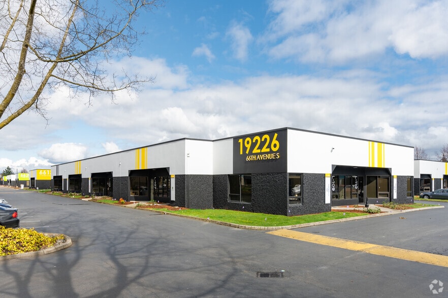 More Photos Of 6627 S 191st Pl, Kent Unknown For Lease