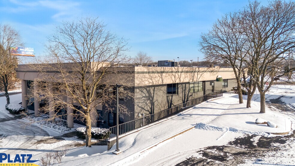 More Photos Of 3530 Belmont Ave, Youngstown Loft Creative Space For Lease