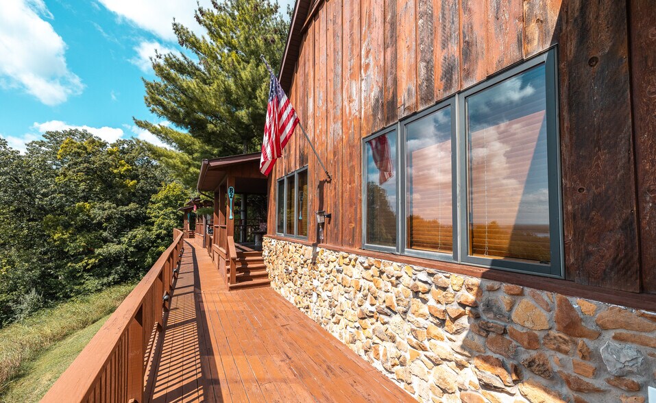 More Photos Of 1 Tara Point, Grafton Hotel For Sale