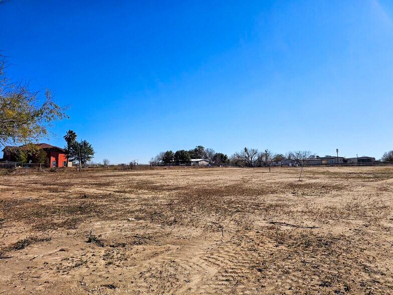 More Photos Of 4440 S Loop 1604 E, Elmendorf Land For Lease