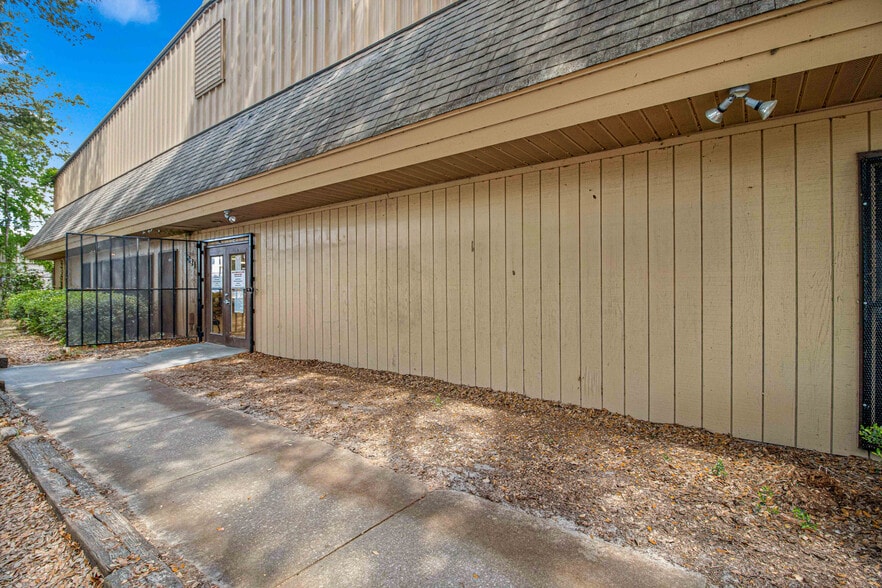 More Photos Of 1031 NE 16th St, Ocala Manufacturing For Lease