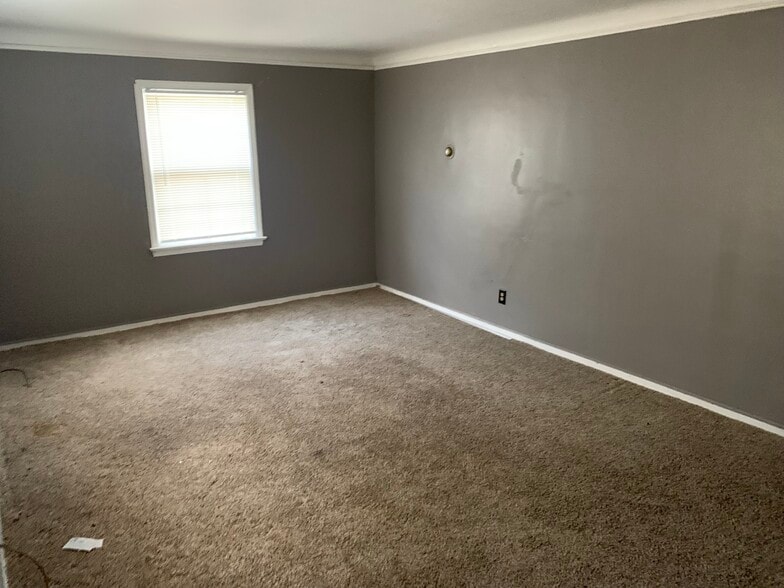 More Photos Of 2521 Noble Rd, Cleveland Heights Apartments For Sale