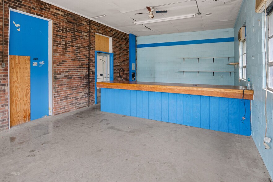 More Photos Of 331 Main St, Lebanon Junction Specialty For Sale