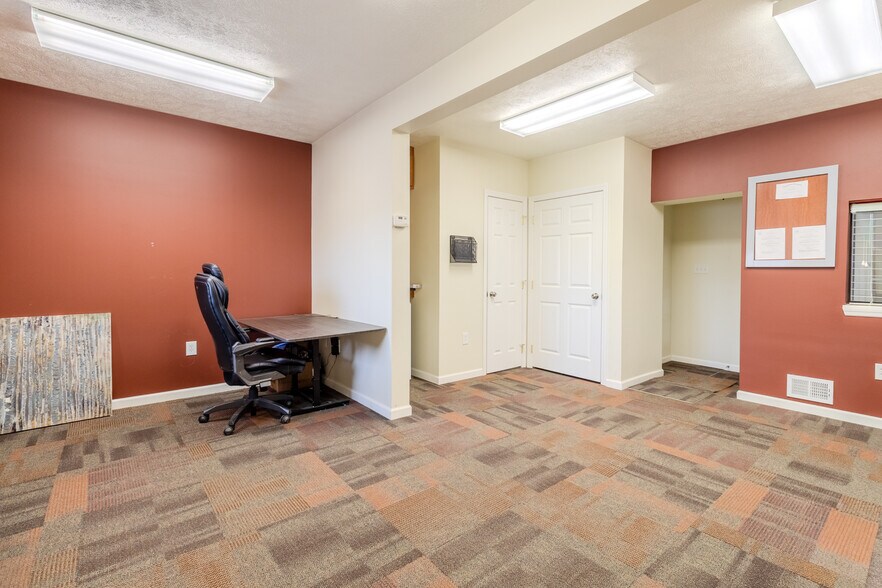 More Photos Of 204 Main St, East Pittsburgh Warehouse For Sale