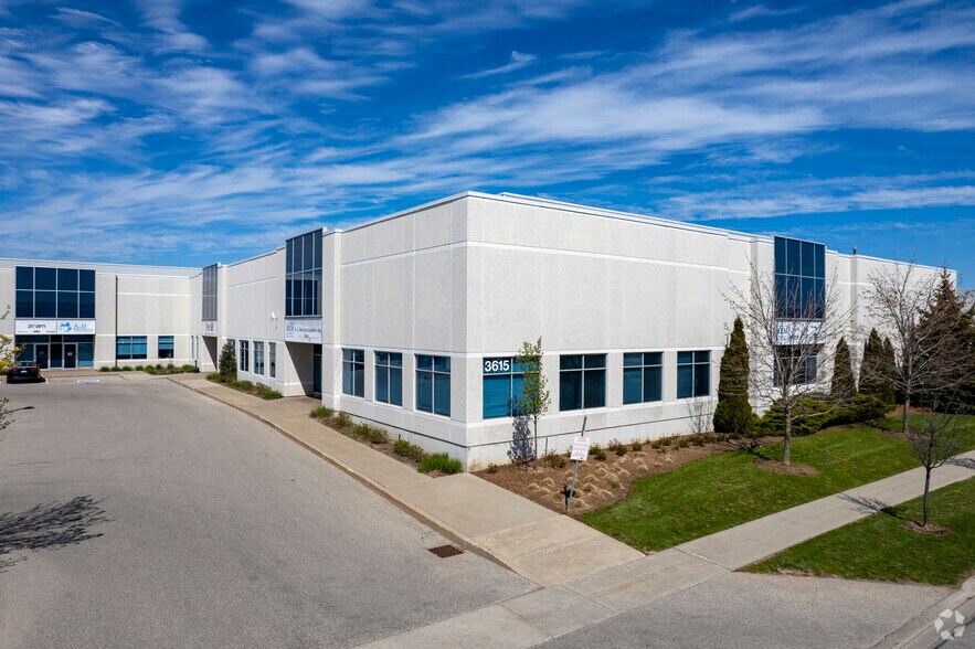 Primary Photo Of 3615 Laird Rd, Mississauga Showroom For Lease