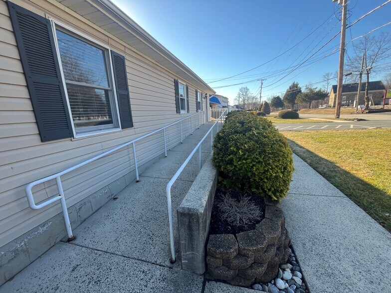 More Photos Of 2231 Old Emmorton Rd, Bel Air Office For Sale