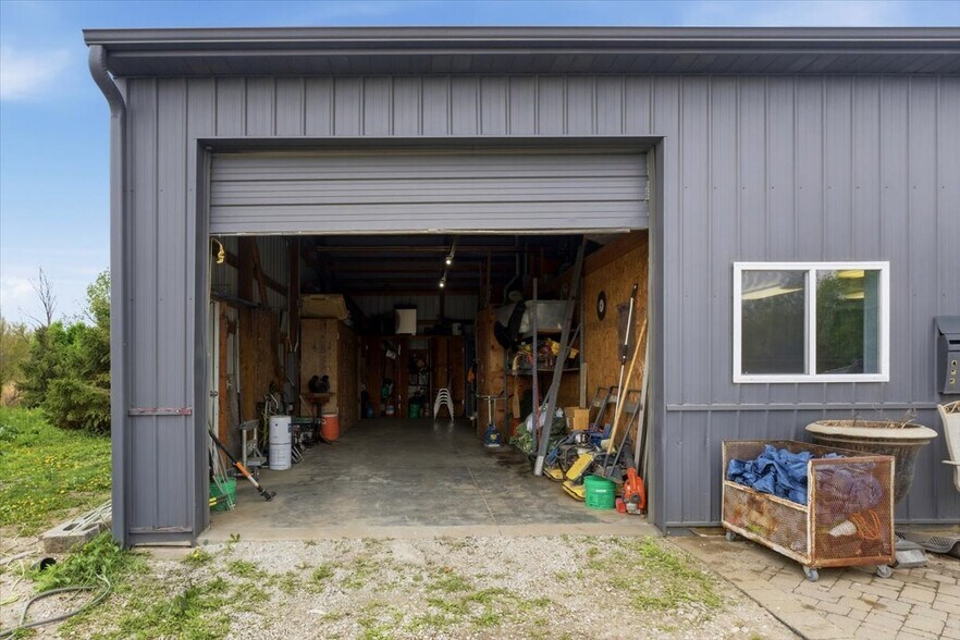 More Photos Of 6610 N 264th Cir, Valley Warehouse For Sale