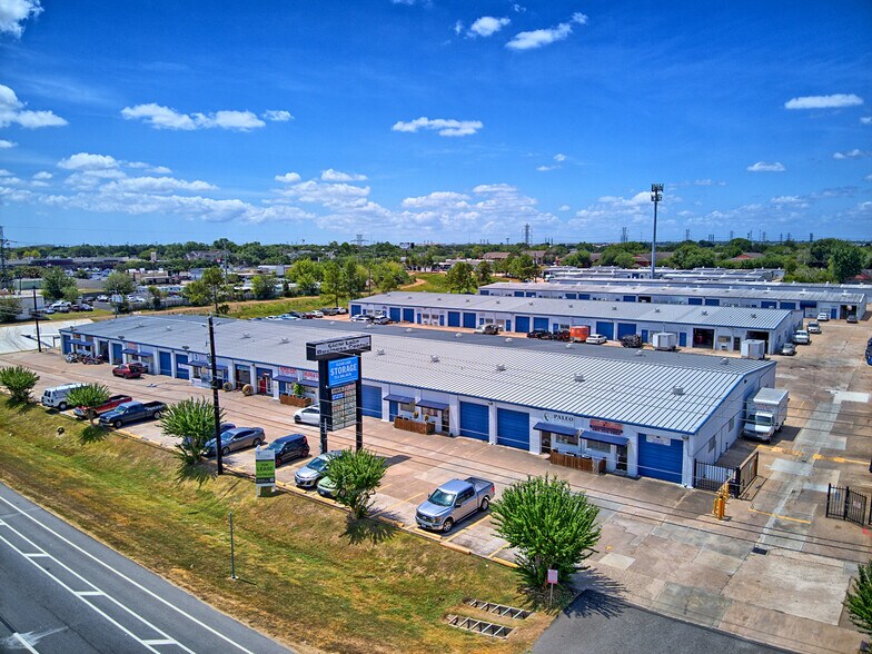 More Photos Of 15502 Old Galveston Rd, Webster Light Manufacturing For Lease