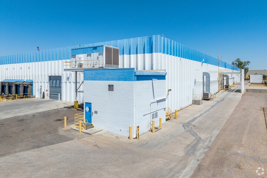 More Photos Of 211 N 51st Ave, Phoenix Manufacturing For Sale