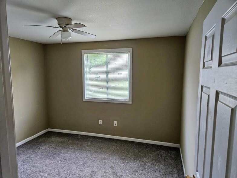 More Photos Of 601-605 W Orchard St, Macomb Apartments For Sale