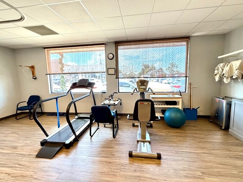 More Photos Of 627 8th St, Clermont Office For Lease