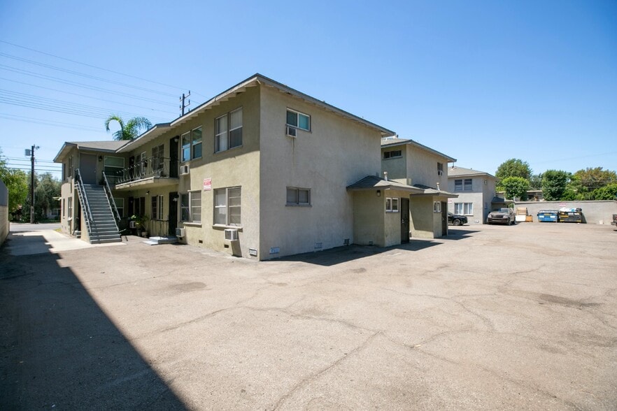 More Photos Of 15455 Vanowen St, Van Nuys Apartments For Sale