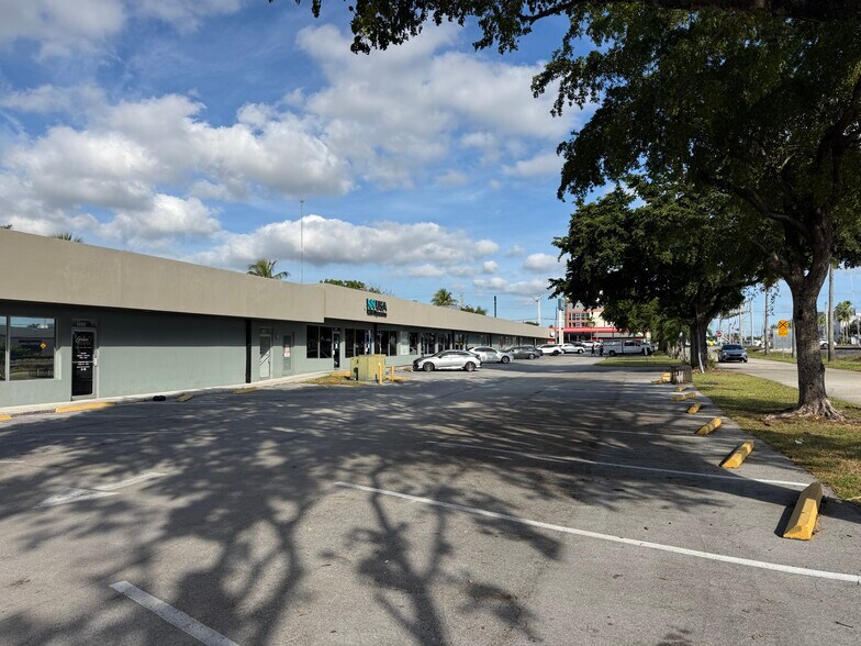 More Photos Of 2900 W Hallandale Beach Blvd, Hallandale Unknown For Lease