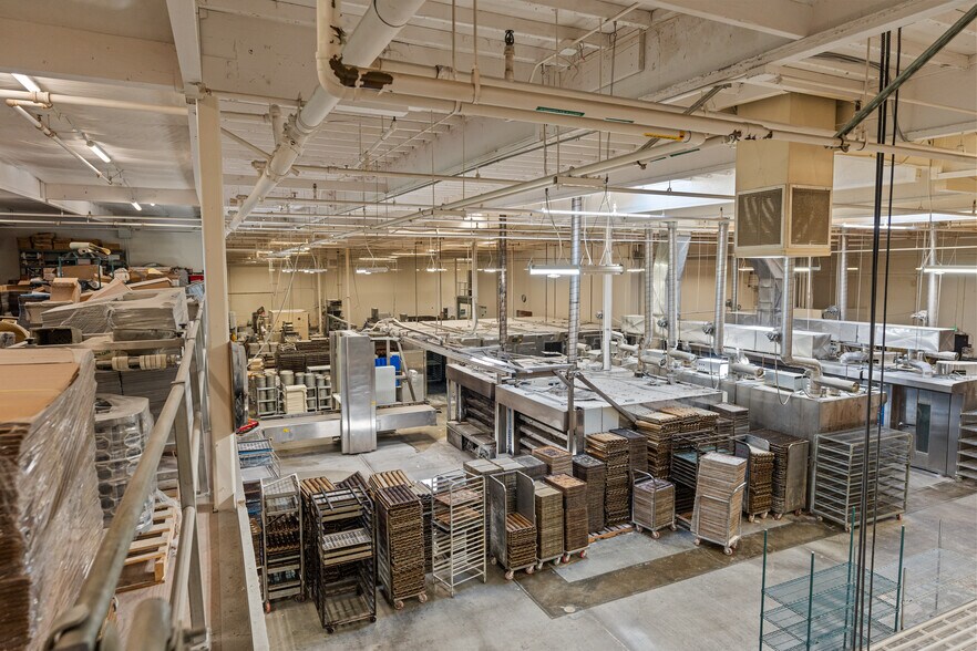 More Photos Of 2614-2616 Temple Heights Dr, Oceanside Warehouse For Sale