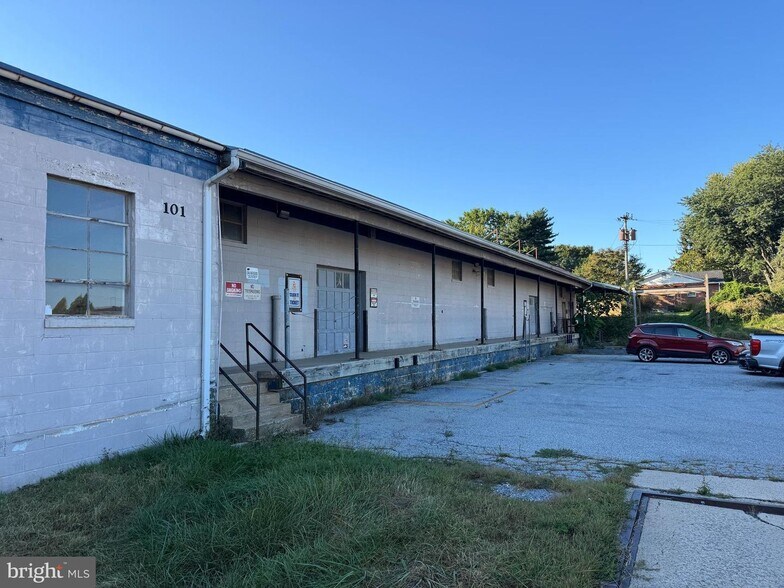 More Photos Of 101 Center St, Mount Airy Warehouse For Sale