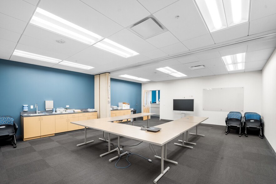 More Photos Of 560 Eccles Ave, South San Francisco Research And Development For Sale