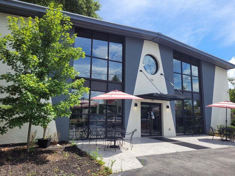 More Photos Of 725 Meeting St, West Columbia Freestanding For Sale