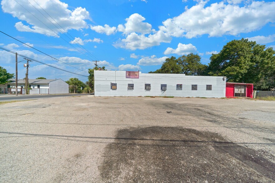 More Photos Of 1812 S Presa St, San Antonio Freestanding For Sale