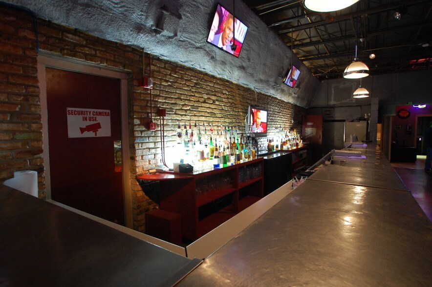 More Photos Of 2211 4th St, Lubbock Freestanding For Sale