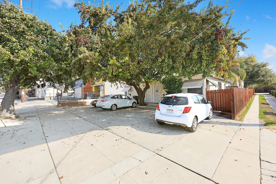 More Photos Of 4546 Eagle Rock Blvd, Los Angeles Apartments For Sale