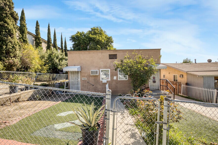 More Photos Of 1140 Chicago St, Los Angeles Apartments For Sale