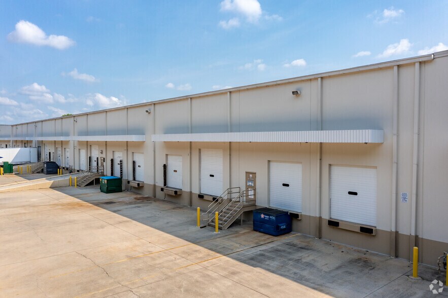 More Photos Of 1750 Breckinridge Pky, Duluth Warehouse For Lease