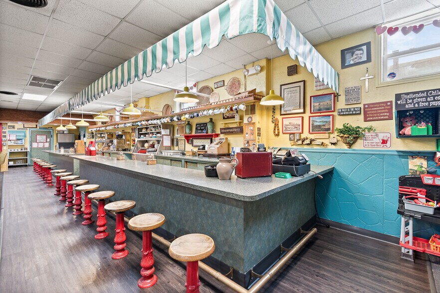 More Photos Of 816 Harrison Ave SW, Canton Restaurant For Sale