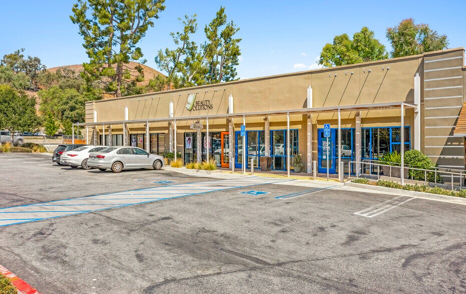 More Photos Of 30805-30895 E Thousand Oaks Blvd, Westlake Village Unknown For Lease