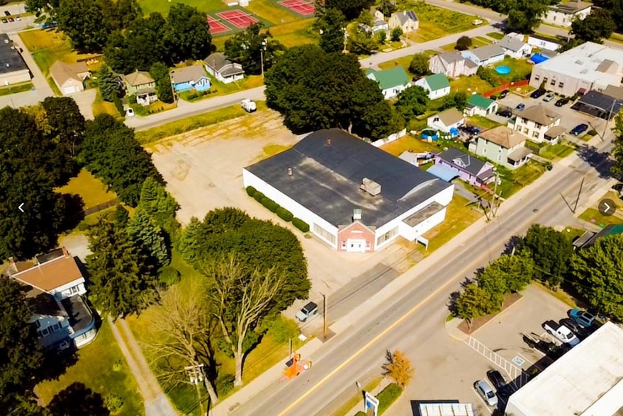 More Photos Of 736 Main St, Bennington Specialty For Sale