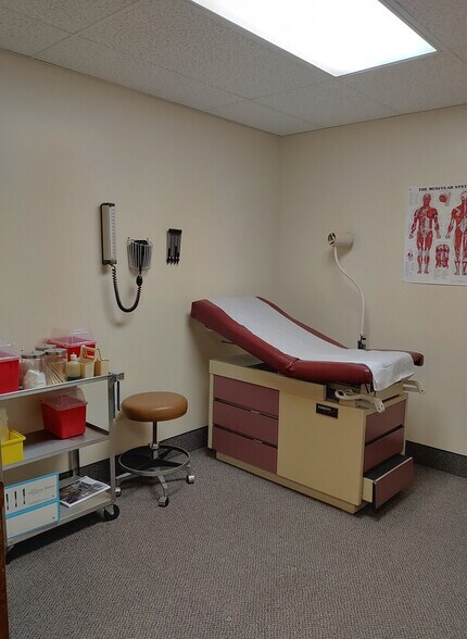 More Photos Of 106 Elden St, Herndon Medical For Sale