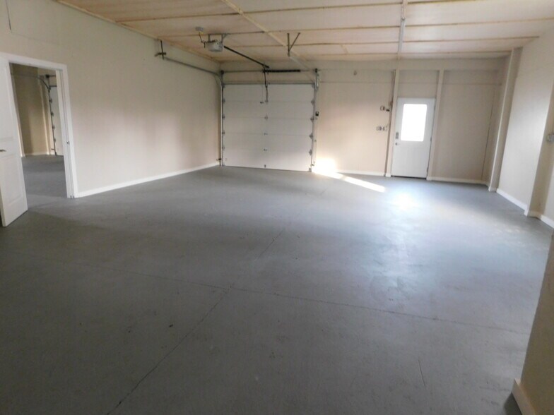 More Photos Of 1177 Route 100, Bechtelsville Warehouse For Lease