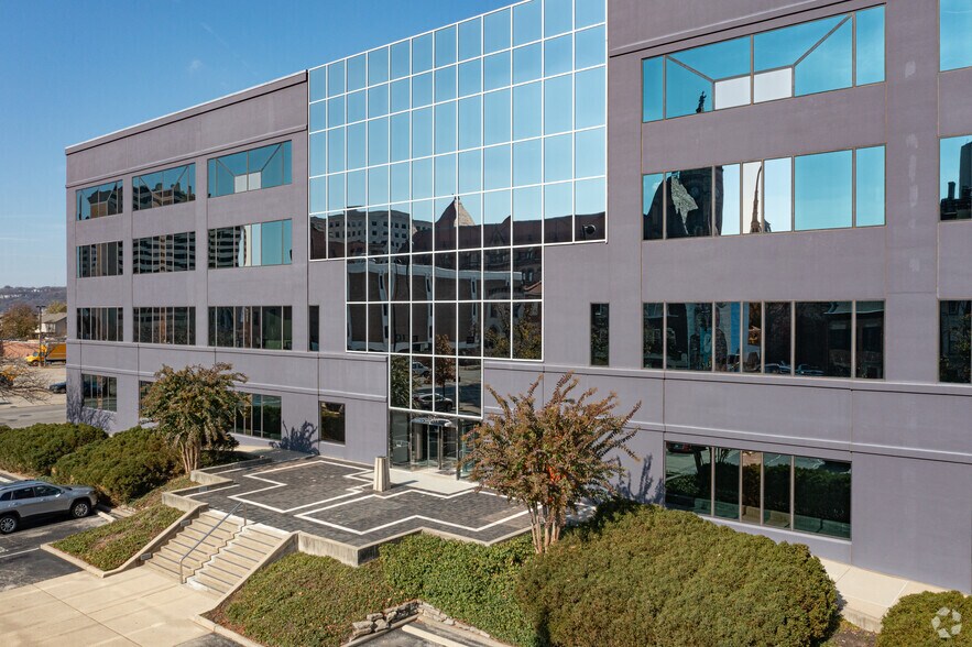 More Photos Of 250 W Court St, Cincinnati Office For Lease