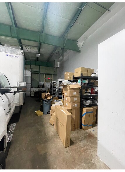 More Photos Of 17 Industrial Dr, Smithfield Manufacturing For Lease
