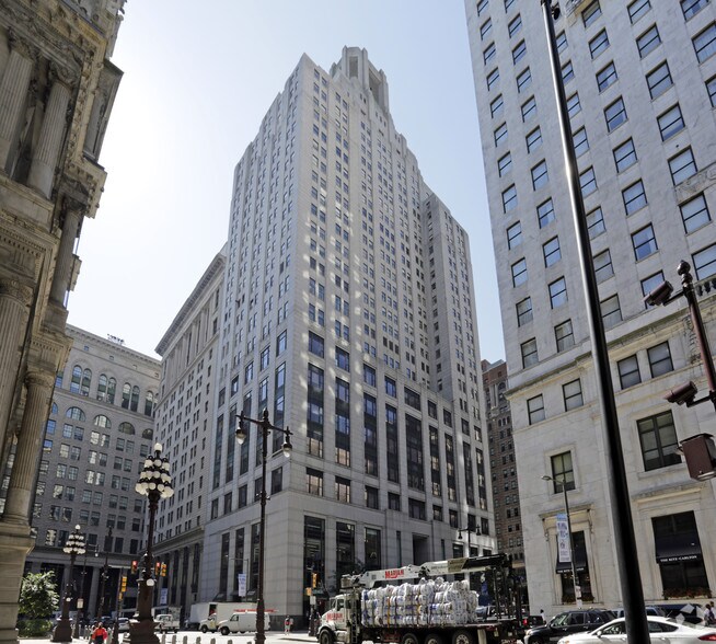 More Photos Of 1339 Chestnut St, Philadelphia Office For Lease
