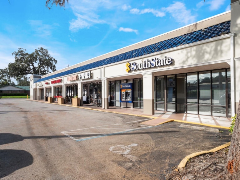 More Photos Of 3800-3822 Edgewater Dr, Orlando Unknown For Lease