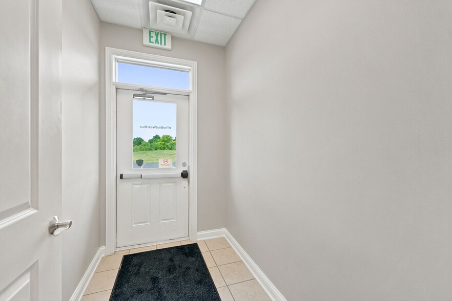 More Photos Of 9109 Stellhorn Crossing Blvd, Fort Wayne Office For Lease