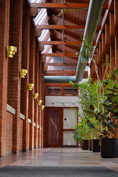 More Photos Of 151 New Park Ave, Hartford Office For Lease