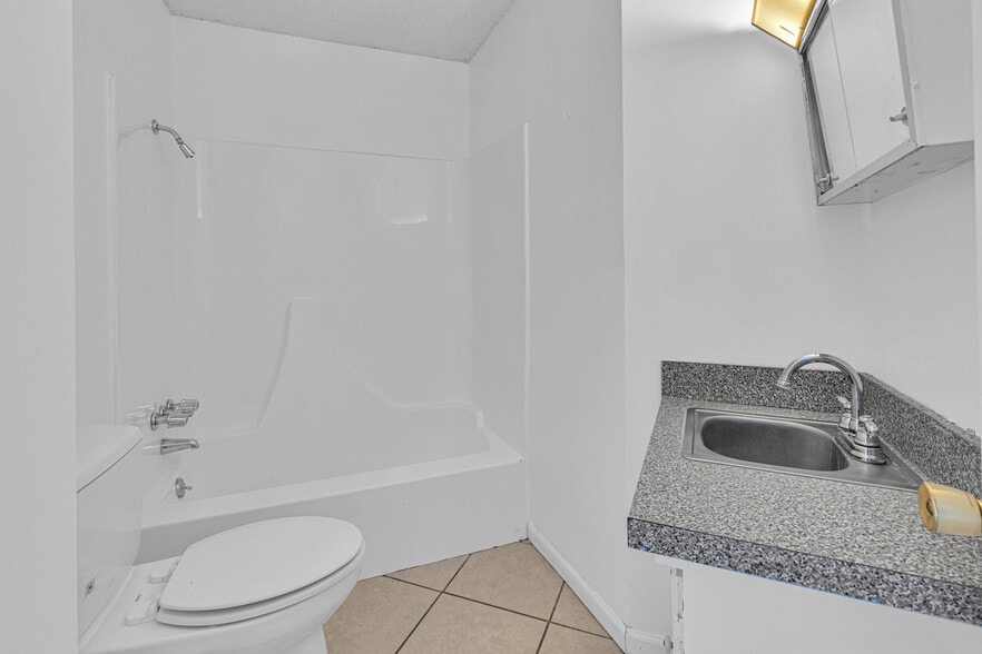 More Photos Of 205 Southbrook Pky, Kearney Daycare Center For Sale