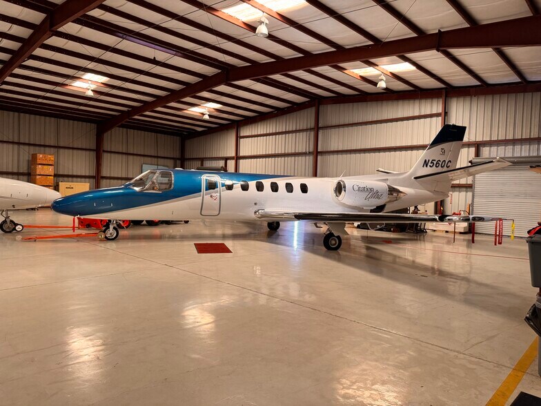 More Photos Of 1997 Industrial Dr, Deland Airplane Hangar For Sale