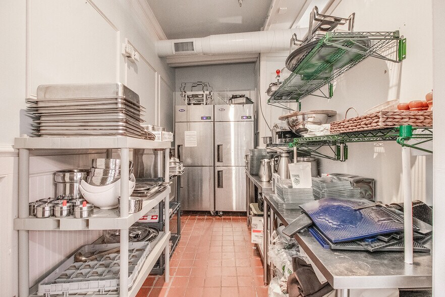 More Photos Of 21 E Athens St, Winder General Retail For Sale