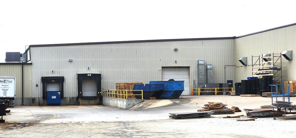 More Photos Of 1011 Industrial Ct, Moscow Mills Warehouse For Lease