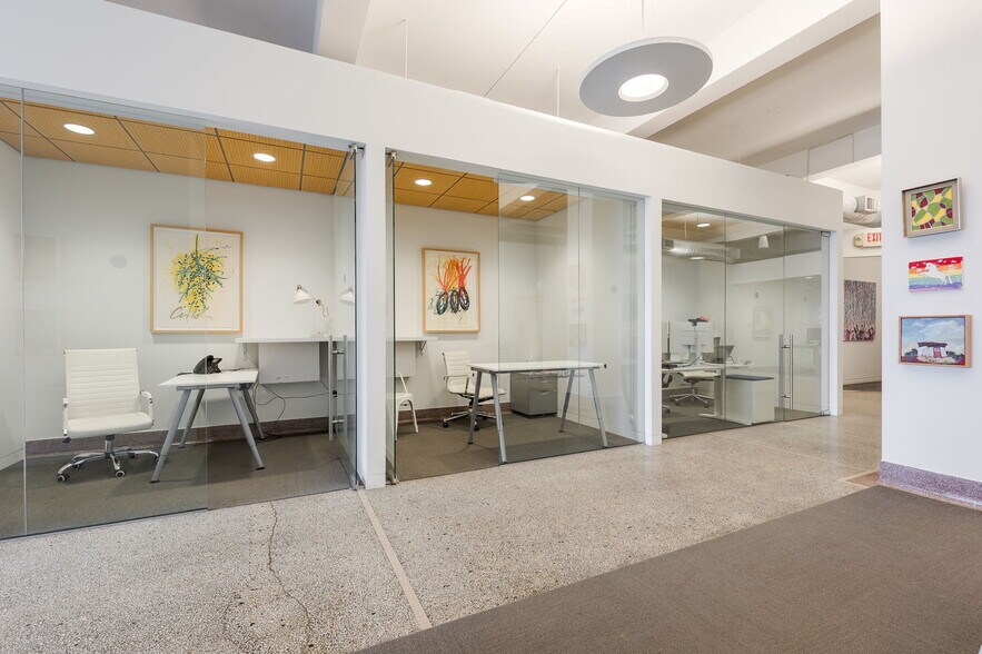 More Photos Of 811 N Broadway Ave, Oklahoma City Office For Lease