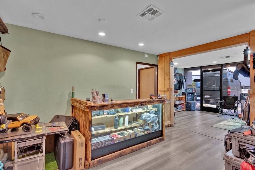 More Photos Of 23231 Vista Grande Dr, Laguna Hills Warehouse For Sale