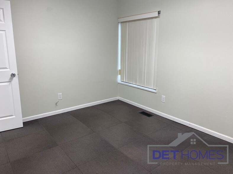 More Photos Of 17200 W 10 Mile Rd, Southfield Office For Lease
