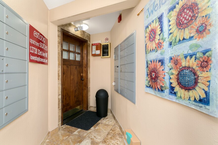 More Photos Of 12728 33rd Ave NE, Seattle Apartments For Sale