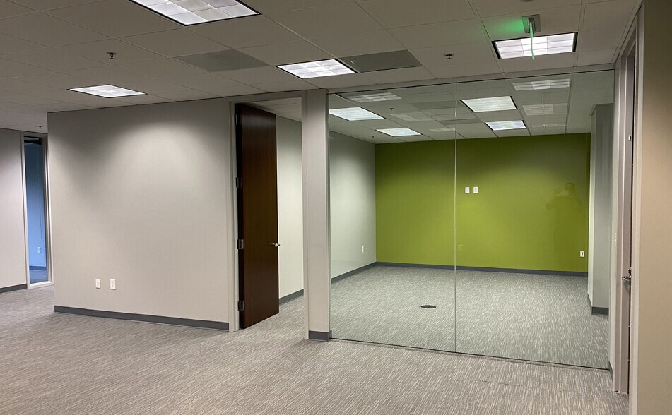 More Photos Of 900 Ashwood Pky, Atlanta Office For Lease