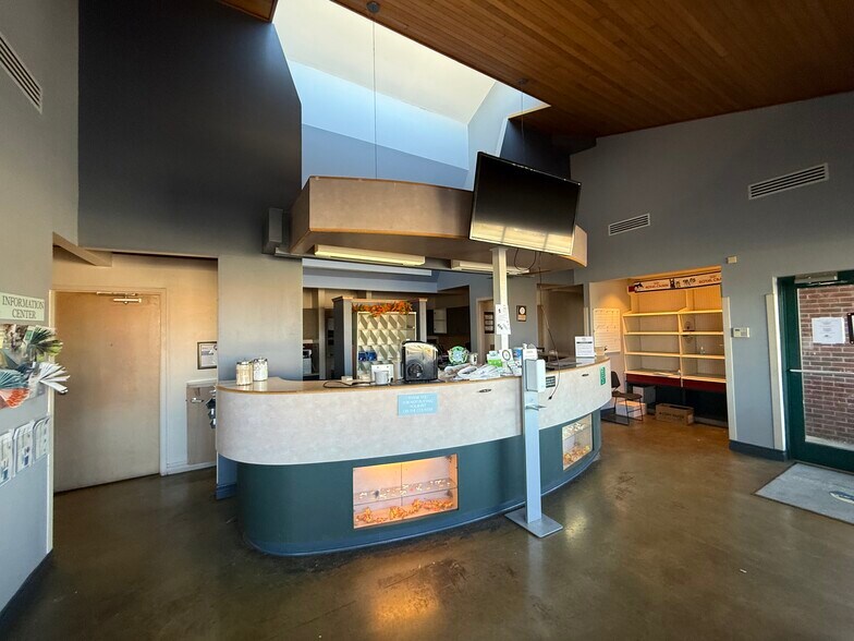 More Photos Of 3309 Bragg Blvd, Fayetteville Veterinarian Kennel For Lease