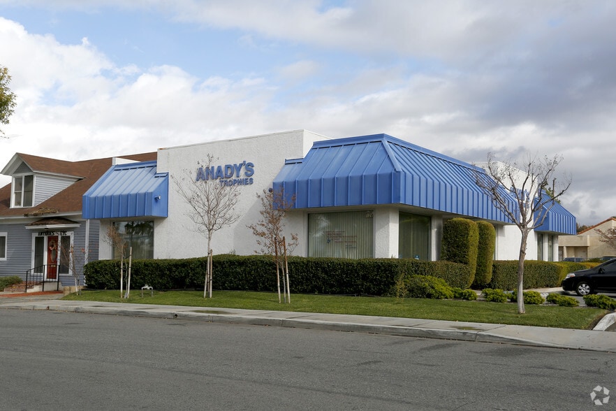 Primary Photo Of 128 N Juanita St, Hemet Freestanding For Sale