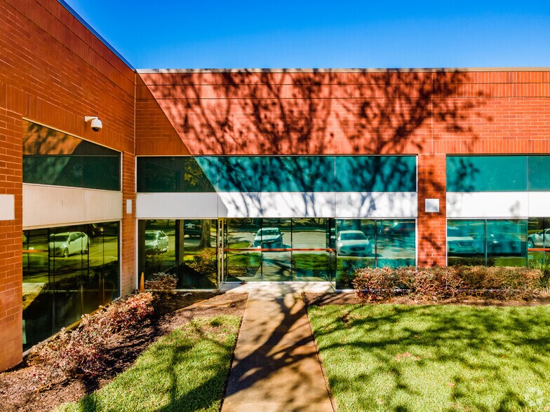 More Photos Of 4502 Woodland Corporate Blvd, Tampa Unknown For Lease